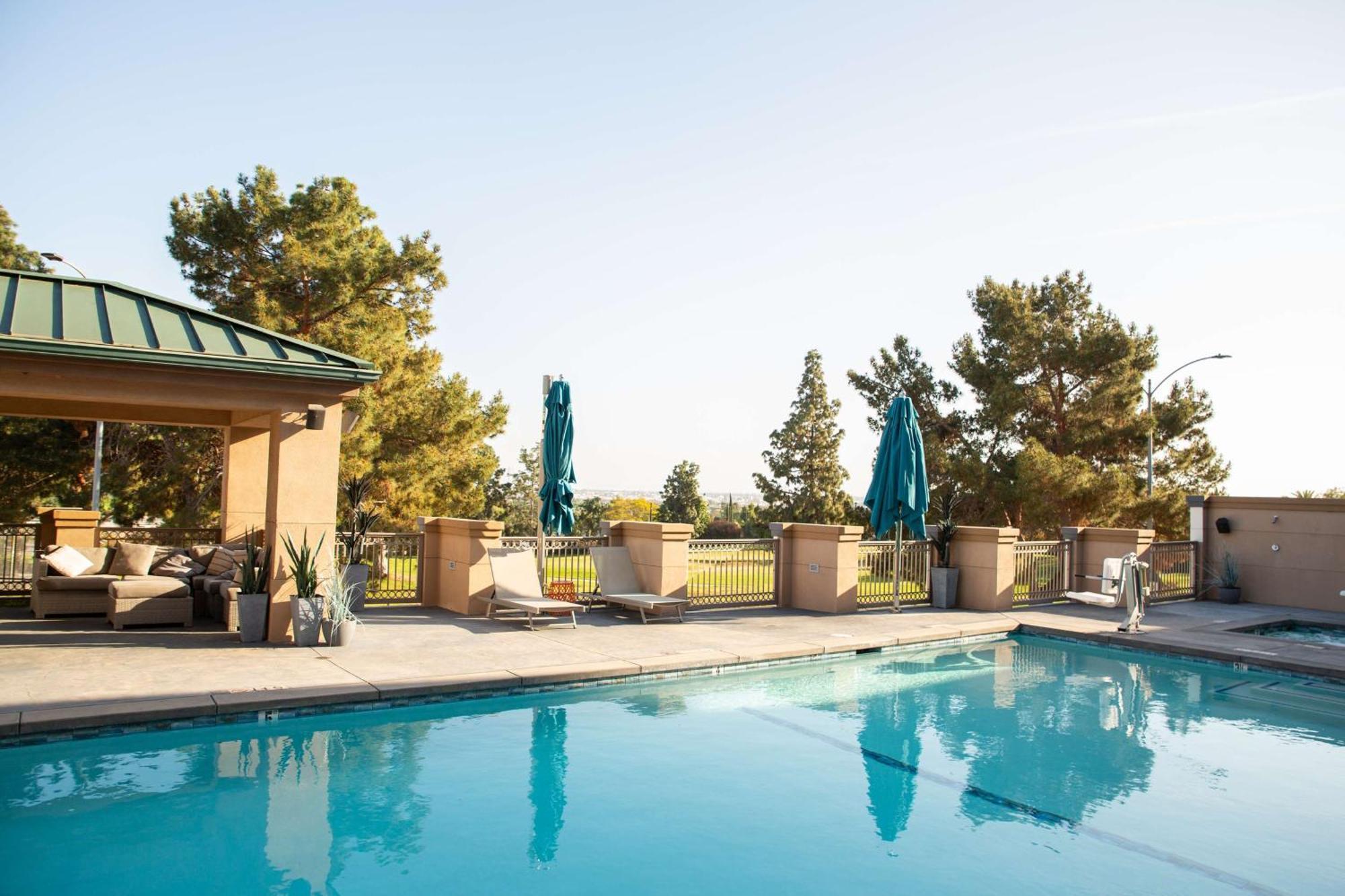 Hilton Garden Inn Montebello / Los Angeles Exterior photo